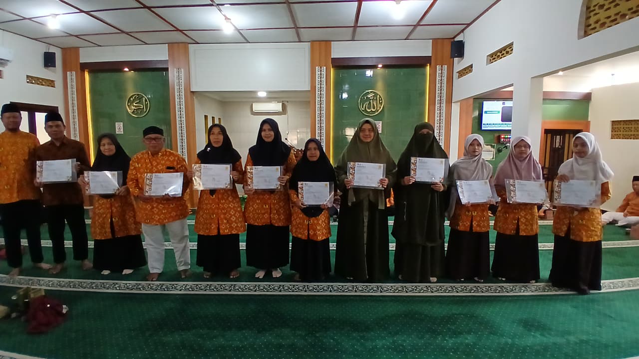 Penyerahan Sertifikat KMI#1 Tahun 2026 dan Halaqah Ke-1Alumni KMI#1 Tahun 2026